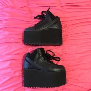BLACK YRU PLATFORM SNEAKERS
